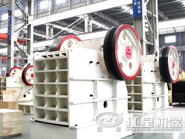 鄂式破碎機圖片