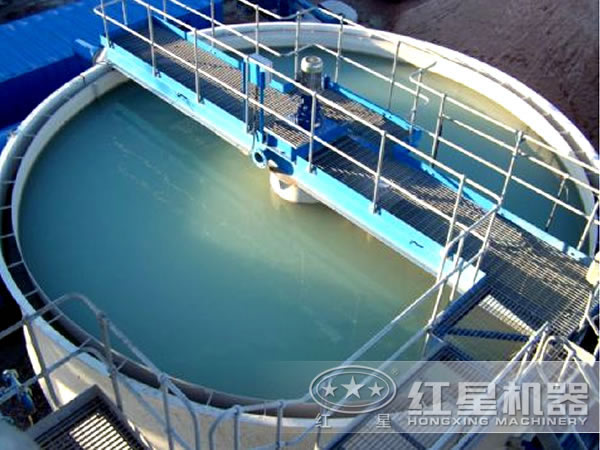 濃縮機現(xiàn)場圖 濃縮機現(xiàn)場圖