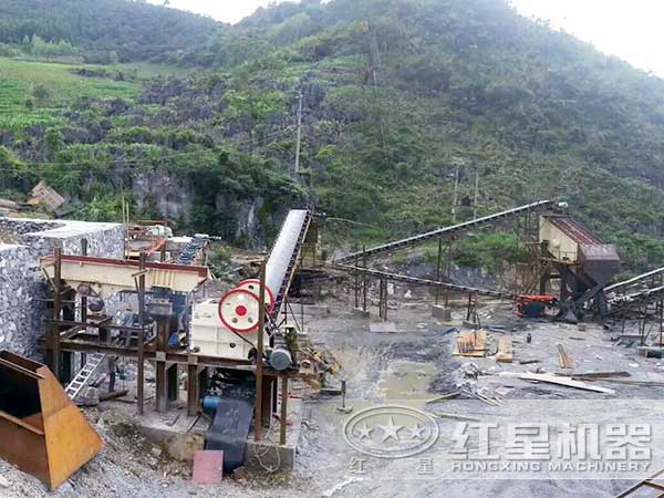 石料破碎機生產現場