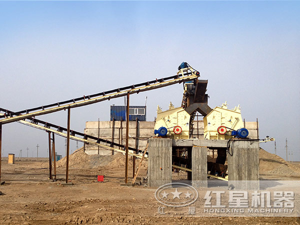 破碎設(shè)備生產(chǎn)現(xiàn)場(chǎng) 破碎設(shè)備生產(chǎn)現(xiàn)場(chǎng)