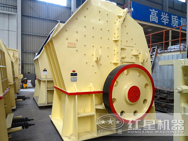 pc錘式破碎機側面展示圖