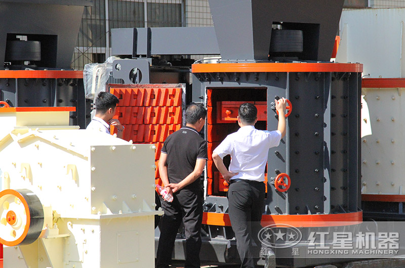 復合式破碎機客戶參觀選購 復合式破碎機客戶參觀選購