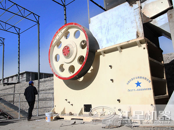 PE-600×750鄂式破碎機設備實拍