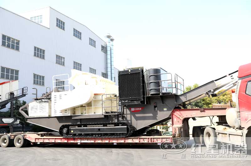 準備發貨的履帶式巖石破碎站