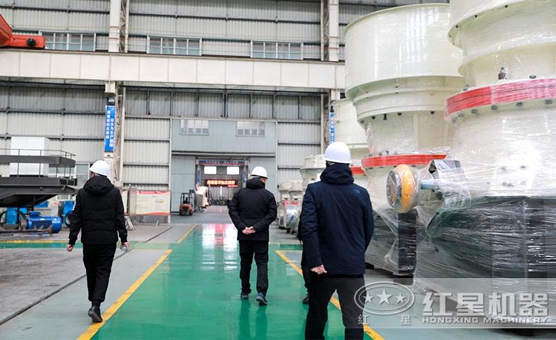 用戶來廠參觀設備生產車間