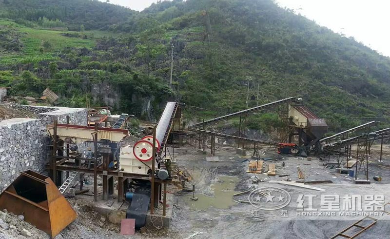 小型鱷式碎石機客戶現場