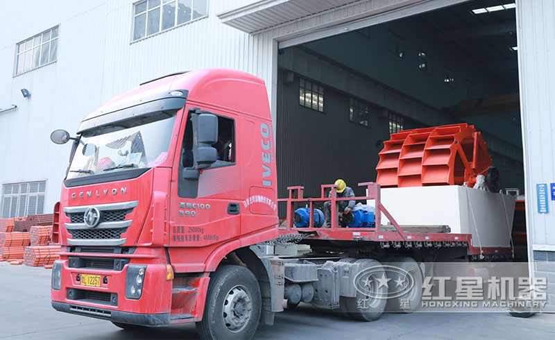 尾礦洗砂機裝車完畢