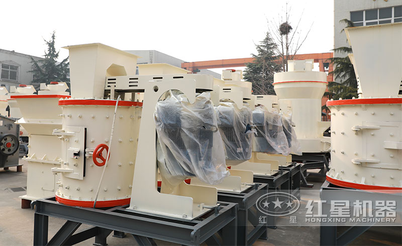 環(huán)保復合式碎石機廠區(qū)一角