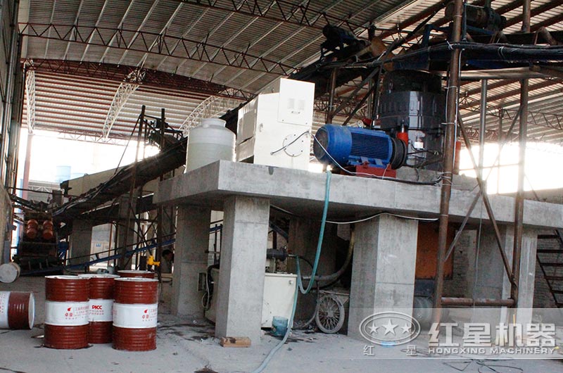 圓錐破碎機現場實拍圖