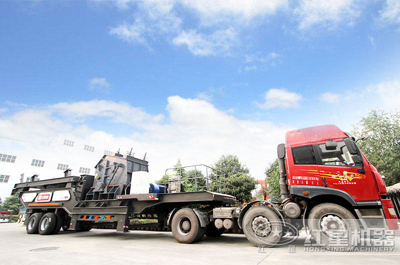 大型流動碎石機發貨現場