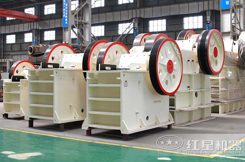 顎式破碎機(jī)（大型、小型任選擇）