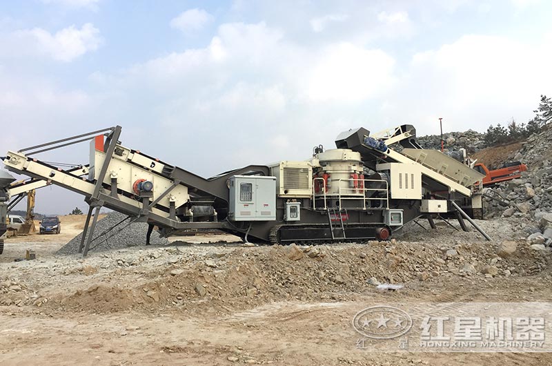 山東客戶履帶式移動破碎站現場
