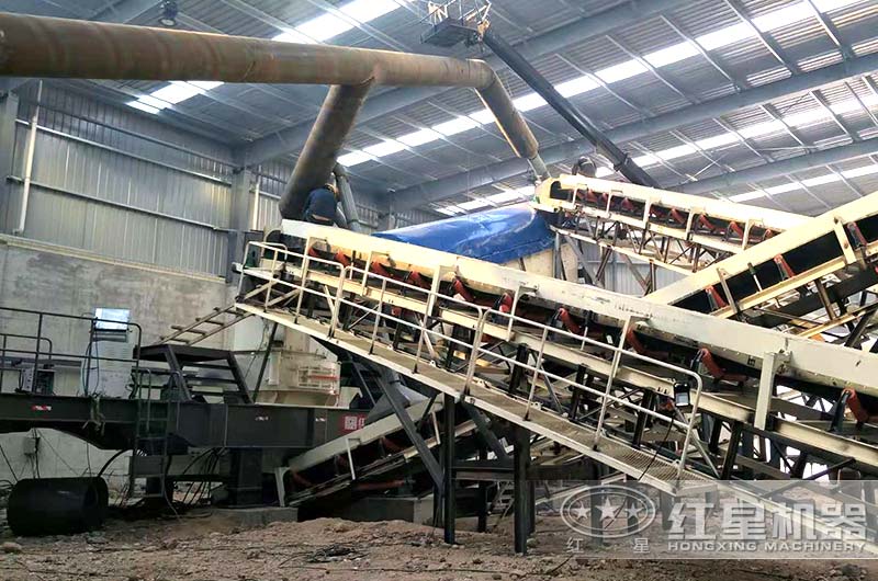 可移動(dòng)的制沙生產(chǎn)線(xiàn)現(xiàn)場(chǎng)安裝圖