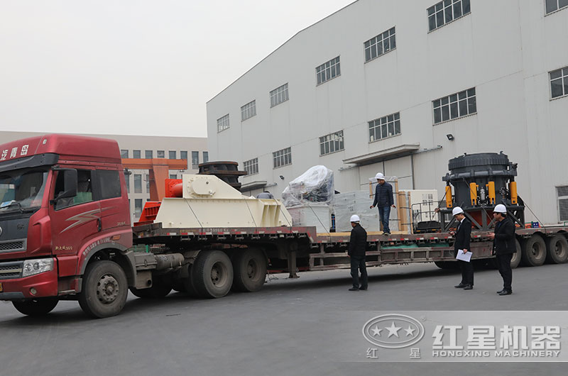 高產量碎石機裝車、發往江蘇