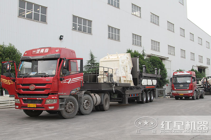 移動粉碎石頭的機器陸續發貨中