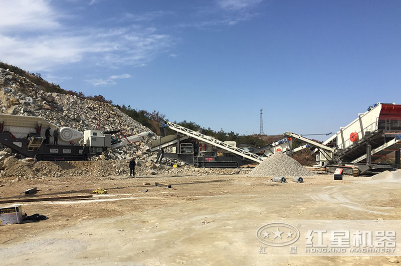移動履帶式制砂機作業現場實拍圖