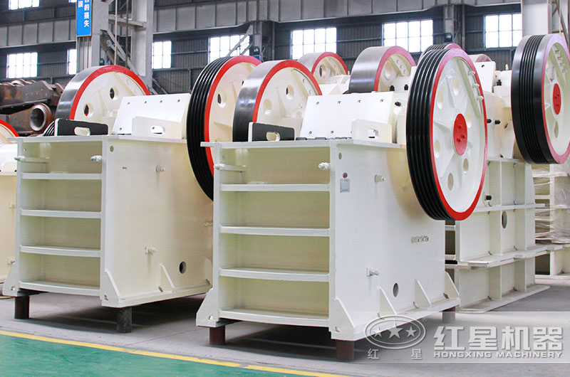 圖1：顎式破碎石子機