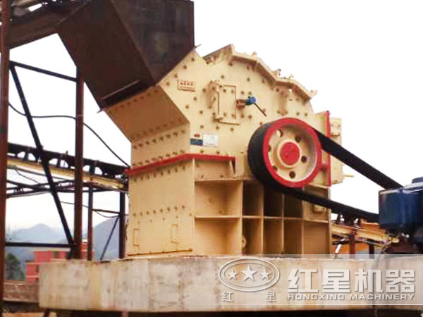 細碎機生產現場圖