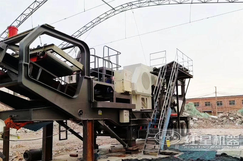 山東濱州移動鄂式碎石機作業現場圖