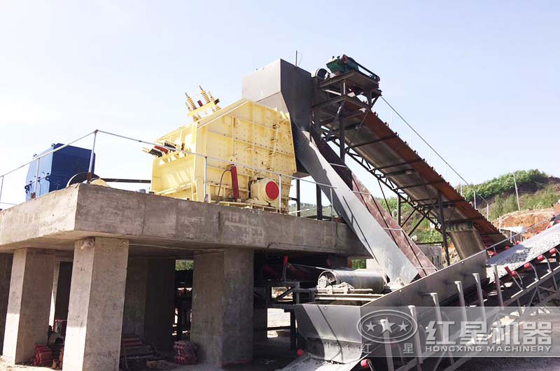 小型反擊式碎石機作業現場 小型反擊式碎石機作業現場