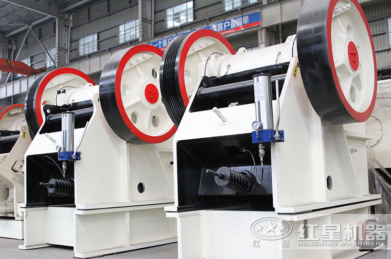 顎式粉碎機，破碎腔深、無死區