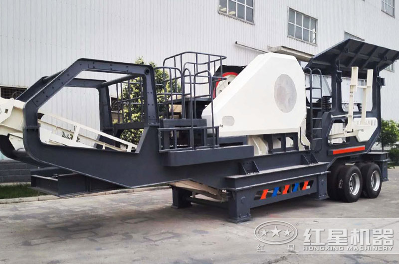 顎式移動(dòng)破碎機(jī)集給料、破碎、輸送為一體