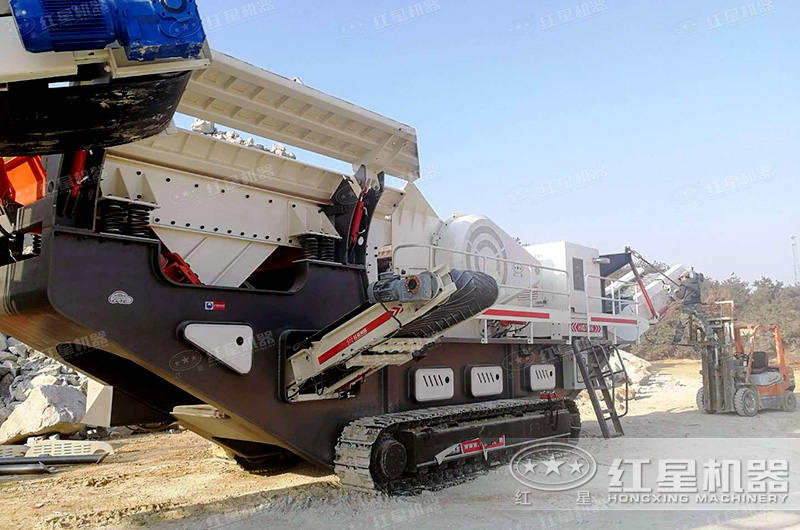 履帶式破碎機自行移動、轉(zhuǎn)場方便 履帶式破碎機自行移動、轉(zhuǎn)場方便