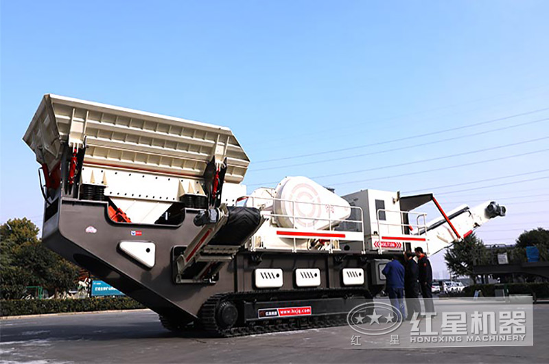 客戶來紅星總部參觀、了解移動破碎設備