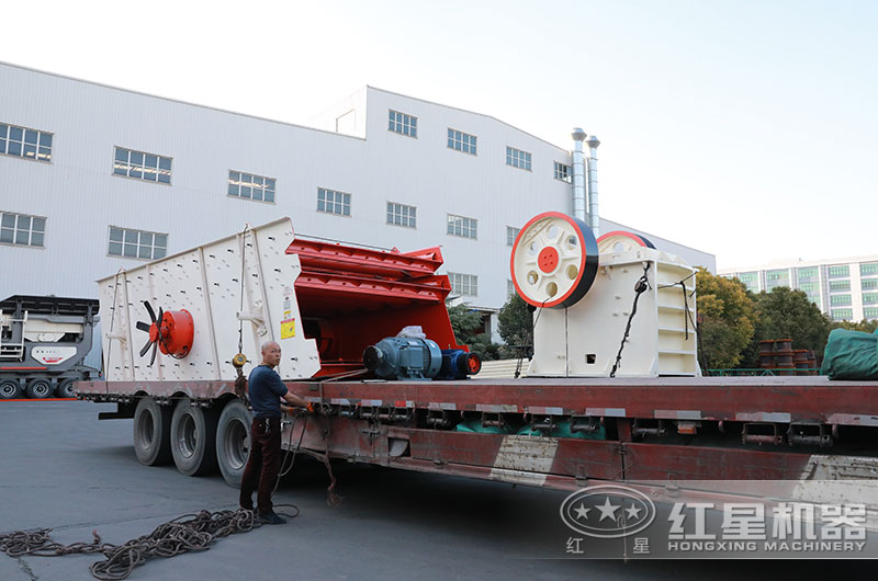 大型顎式破碎機發貨現場圖