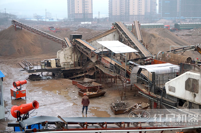 移動式建筑垃圾破碎機生產現場