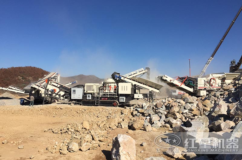 履帶式制砂機生產現場圖