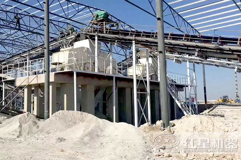 河北大型砂石廠內,1210反擊破運行中 河北大型砂石廠內,1210反擊破運行中