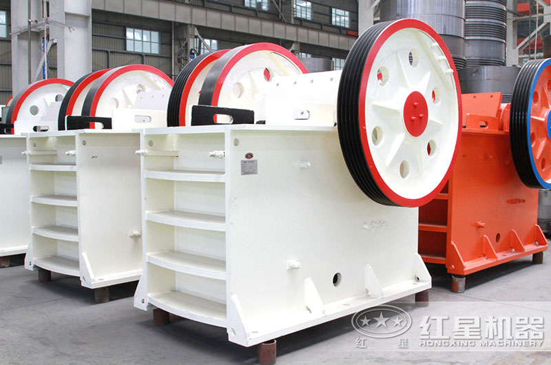 粗碎破碎機_顎式破碎機車間實拍圖