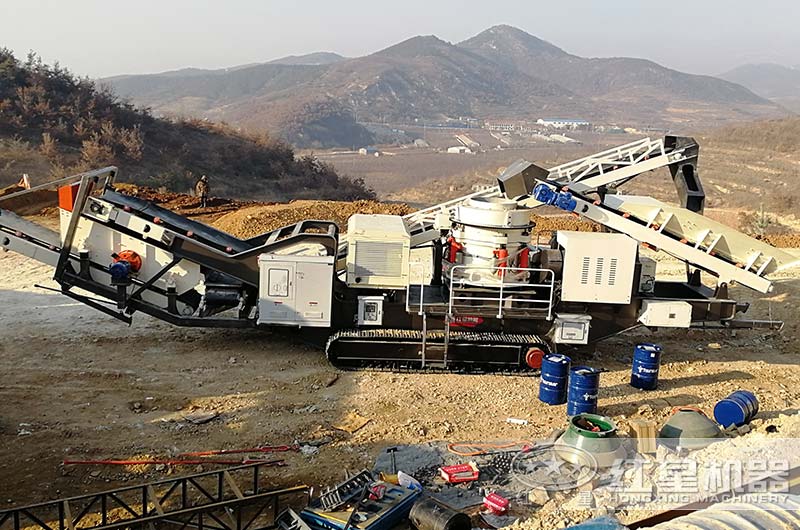 為山東某客戶推薦的履帶式移動打砂機型號，效能高