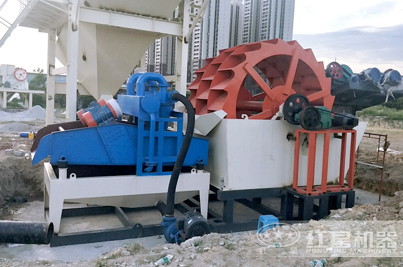 洗沙現(xiàn)場(chǎng),一睹洗砂機(jī)風(fēng)采 洗沙現(xiàn)場(chǎng),一睹洗砂機(jī)風(fēng)采